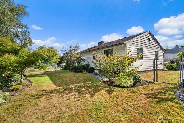 304 Monroe Street S, South Bend, WA 98586