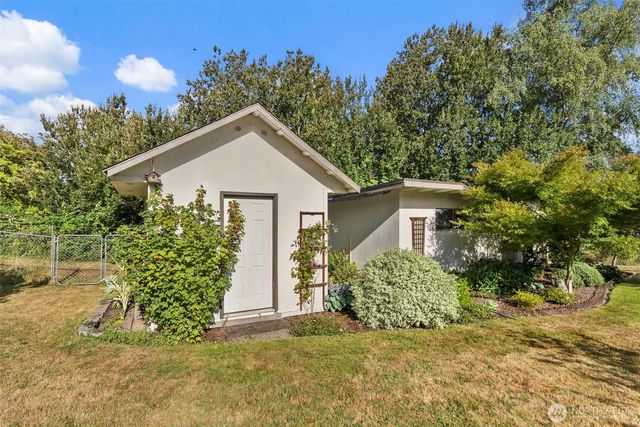 304 Monroe Street S, South Bend, WA 98586