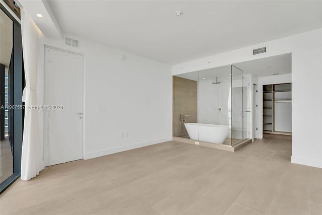 700 NE 24th st 1207, Miami, FL 33137