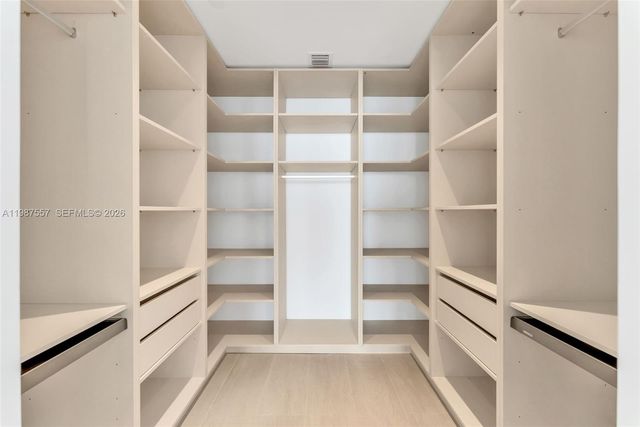 700 NE 24th st 1207, Miami, FL 33137