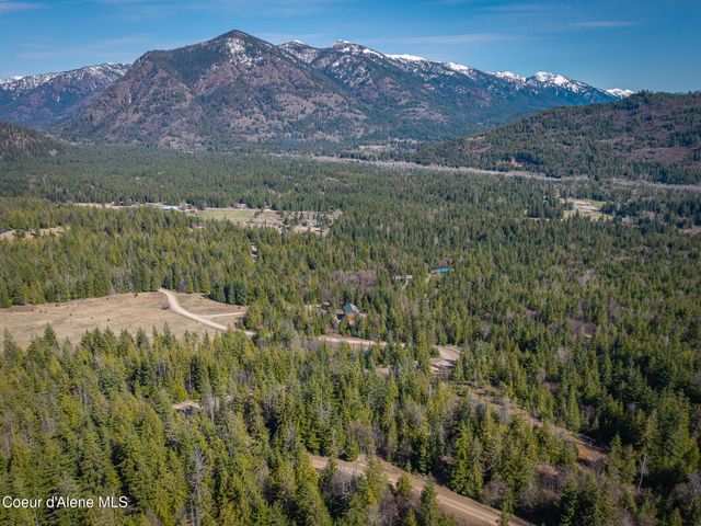 940 Sled Run Trl, Clark Fork, ID 83811