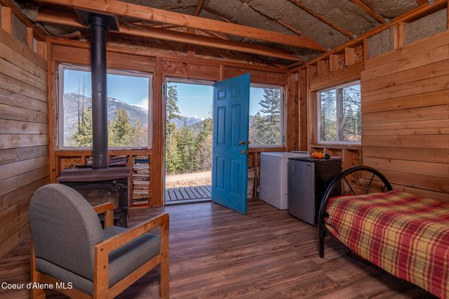 940 Sled Run Trl, Clark Fork, ID 83811