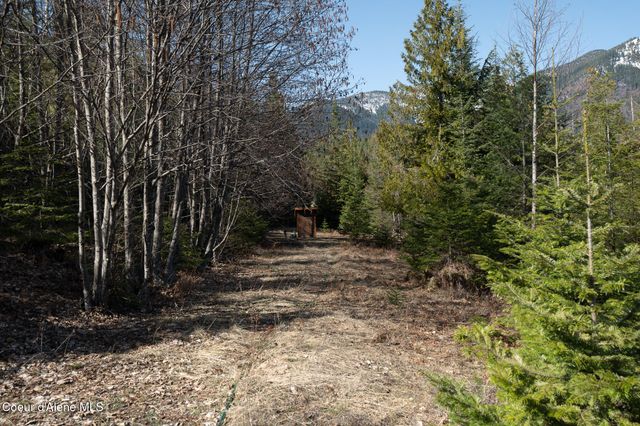 940 Sled Run Trl, Clark Fork, ID 83811