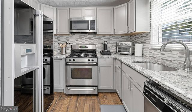 60 HICKORY CT, Jamesburg, NJ 08831