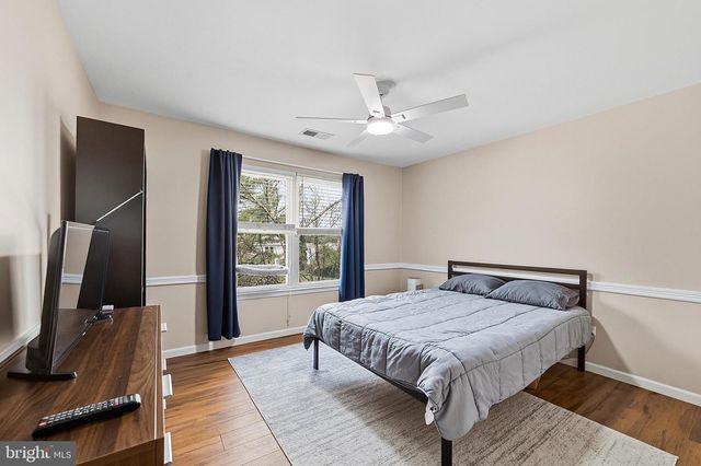 60 HICKORY CT, Jamesburg, NJ 08831