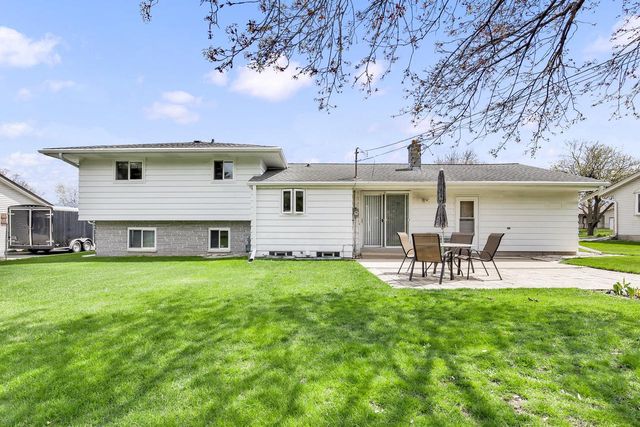 W174N9433 Devon Wood ROAD, Menomonee Falls, WI 53051