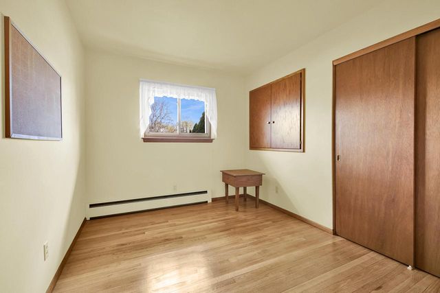 W174N9433 Devon Wood ROAD, Menomonee Falls, WI 53051