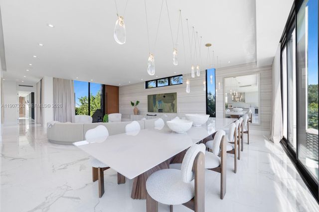 7845 Atlantic Way, Miami Beach, FL 33141