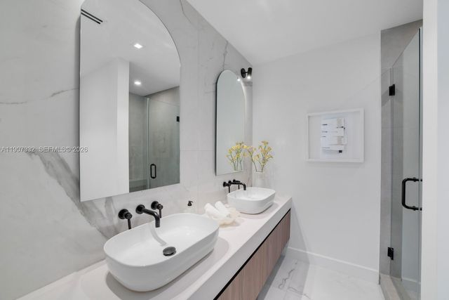 7845 Atlantic Way, Miami Beach, FL 33141