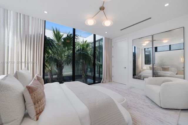 7845 Atlantic Way, Miami Beach, FL 33141