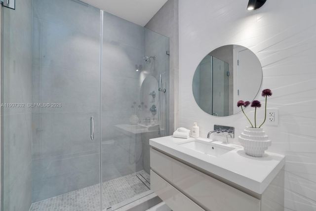 7845 Atlantic Way, Miami Beach, FL 33141