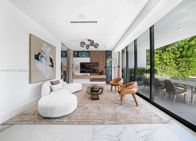 7845 Atlantic Way, Miami Beach, FL 33141