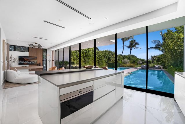 7845 Atlantic Way, Miami Beach, FL 33141