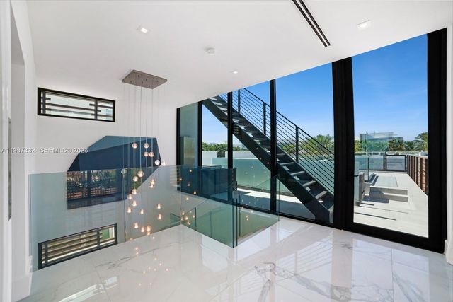 7845 Atlantic Way, Miami Beach, FL 33141