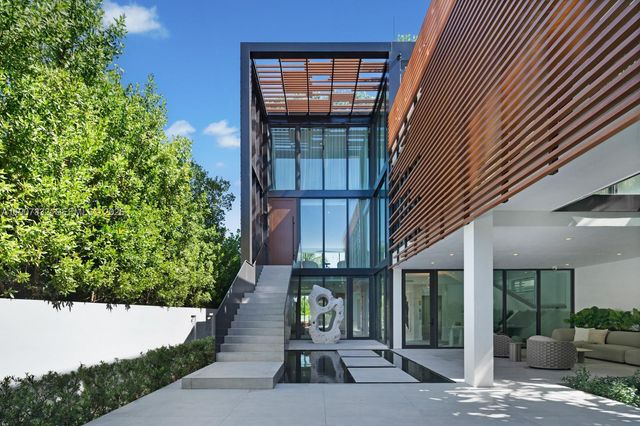 7845 Atlantic Way, Miami Beach, FL 33141