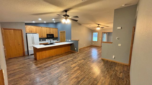 619 Fir Avenue NE, Montgomery, MN 56069