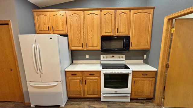 619 Fir Avenue NE, Montgomery, MN 56069