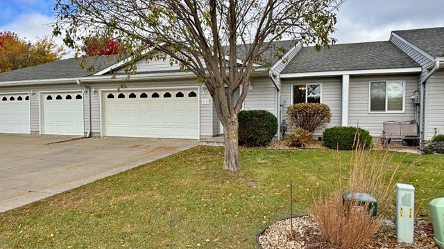 619 Fir Avenue NE, Montgomery, MN 56069