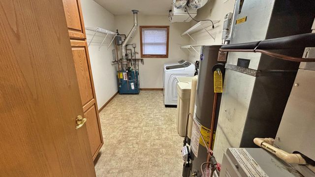 619 Fir Avenue NE, Montgomery, MN 56069