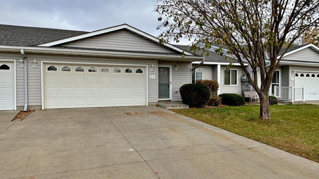 619 Fir Avenue NE, Montgomery, MN 56069