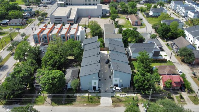 3024 Live Oak Street, Houston, TX 77004