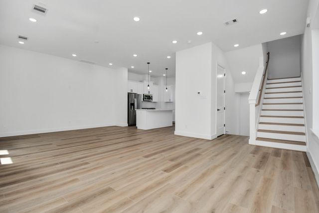 3024 Live Oak Street, Houston, TX 77004