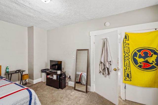 972 E 12th Avenue, Columbus, OH 43211