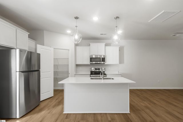 6 Stoneview Way, Taylors, SC 29687