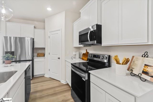 6 Stoneview Way, Taylors, SC 29687