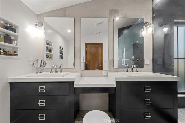 20461 Coulson, Woodland Hills, CA 91367