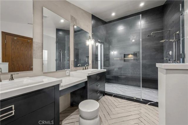 20461 Coulson, Woodland Hills, CA 91367