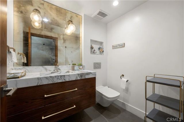 20461 Coulson, Woodland Hills, CA 91367