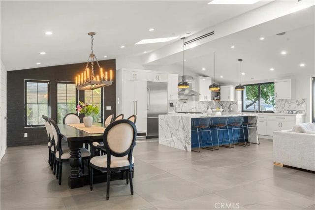 20461 Coulson, Woodland Hills, CA 91367