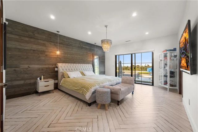 20461 Coulson, Woodland Hills, CA 91367