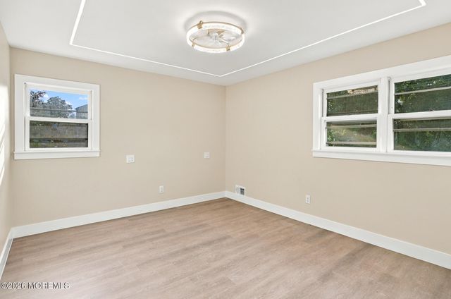 167 Crestview Drive, Middletown, NJ 07748