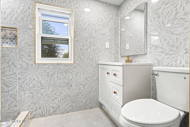 167 Crestview Drive, Middletown, NJ 07748