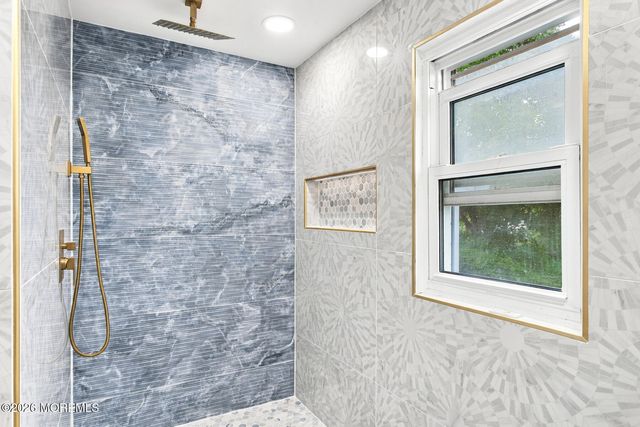 167 Crestview Drive, Middletown, NJ 07748