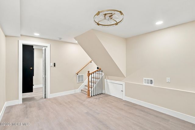 167 Crestview Drive, Middletown, NJ 07748