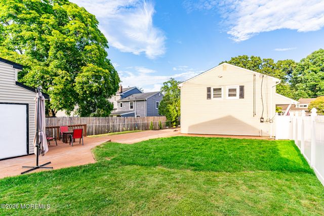 167 Crestview Drive, Middletown, NJ 07748
