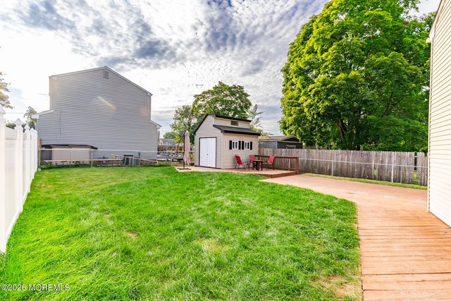 167 Crestview Drive, Middletown, NJ 07748