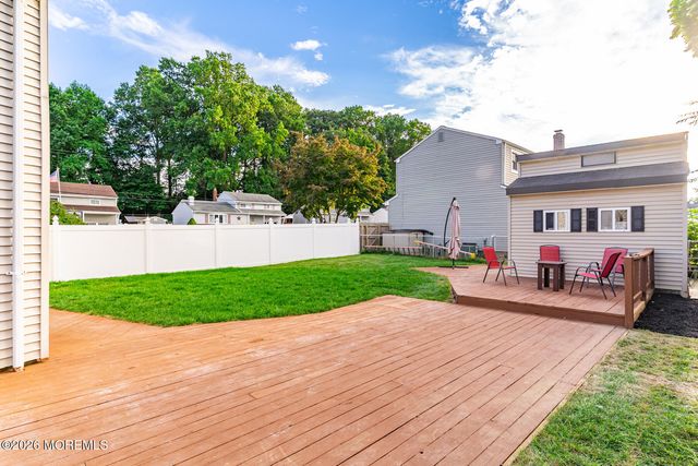 167 Crestview Drive, Middletown, NJ 07748