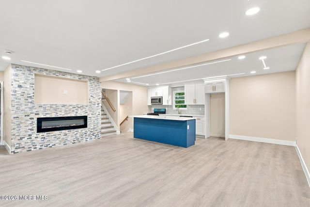 167 Crestview Drive, Middletown, NJ 07748