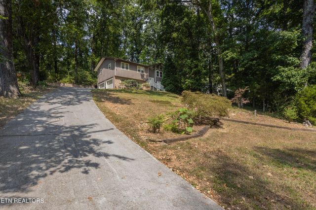 5029 Ridgemont Drive, Knoxville, TN 37918