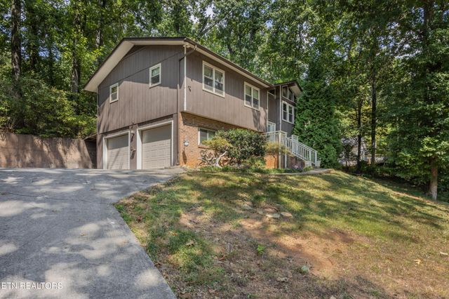 5029 Ridgemont Drive, Knoxville, TN 37918