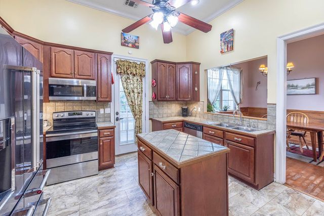 4765 Grand Caillou Road, Houma, LA 70363