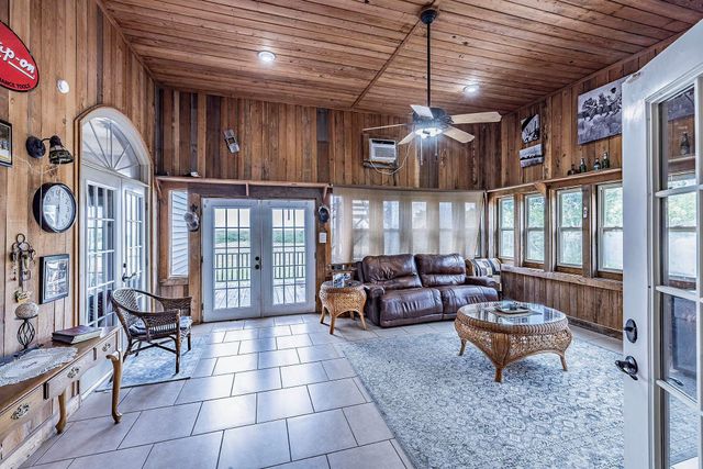 4765 Grand Caillou Road, Houma, LA 70363