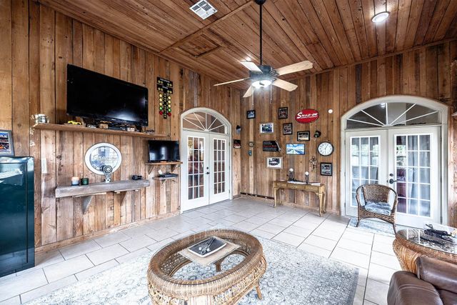 4765 Grand Caillou Road, Houma, LA 70363