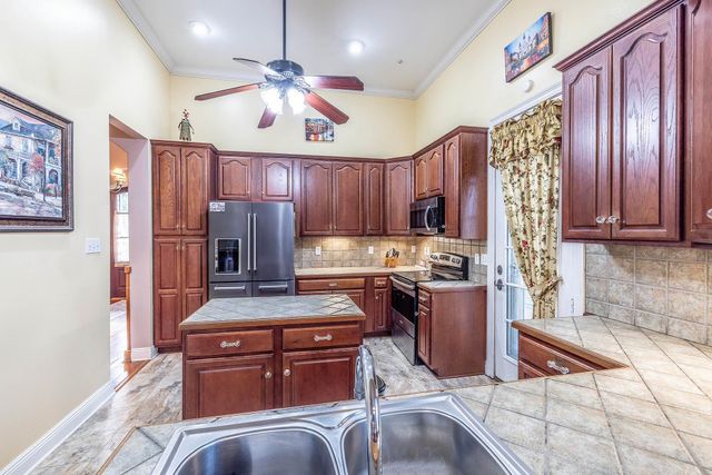 4765 Grand Caillou Road, Houma, LA 70363