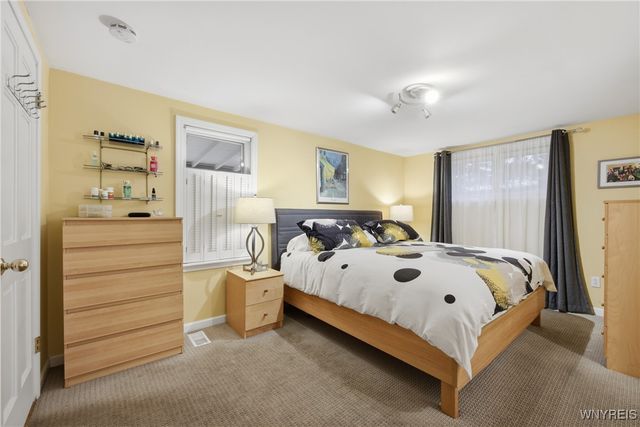 8070 Tonawanda Creek Road, Clarence, NY 14051