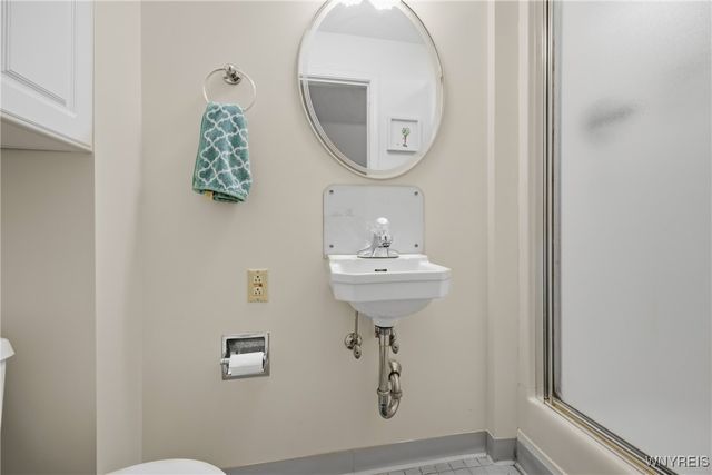 8070 Tonawanda Creek Road, Clarence, NY 14051